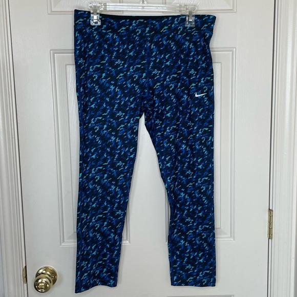 Nike Dri-Fit tight fit crop length blue leggings L - Picture 1 of 9
